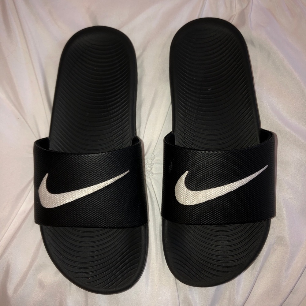 Nike youth slides